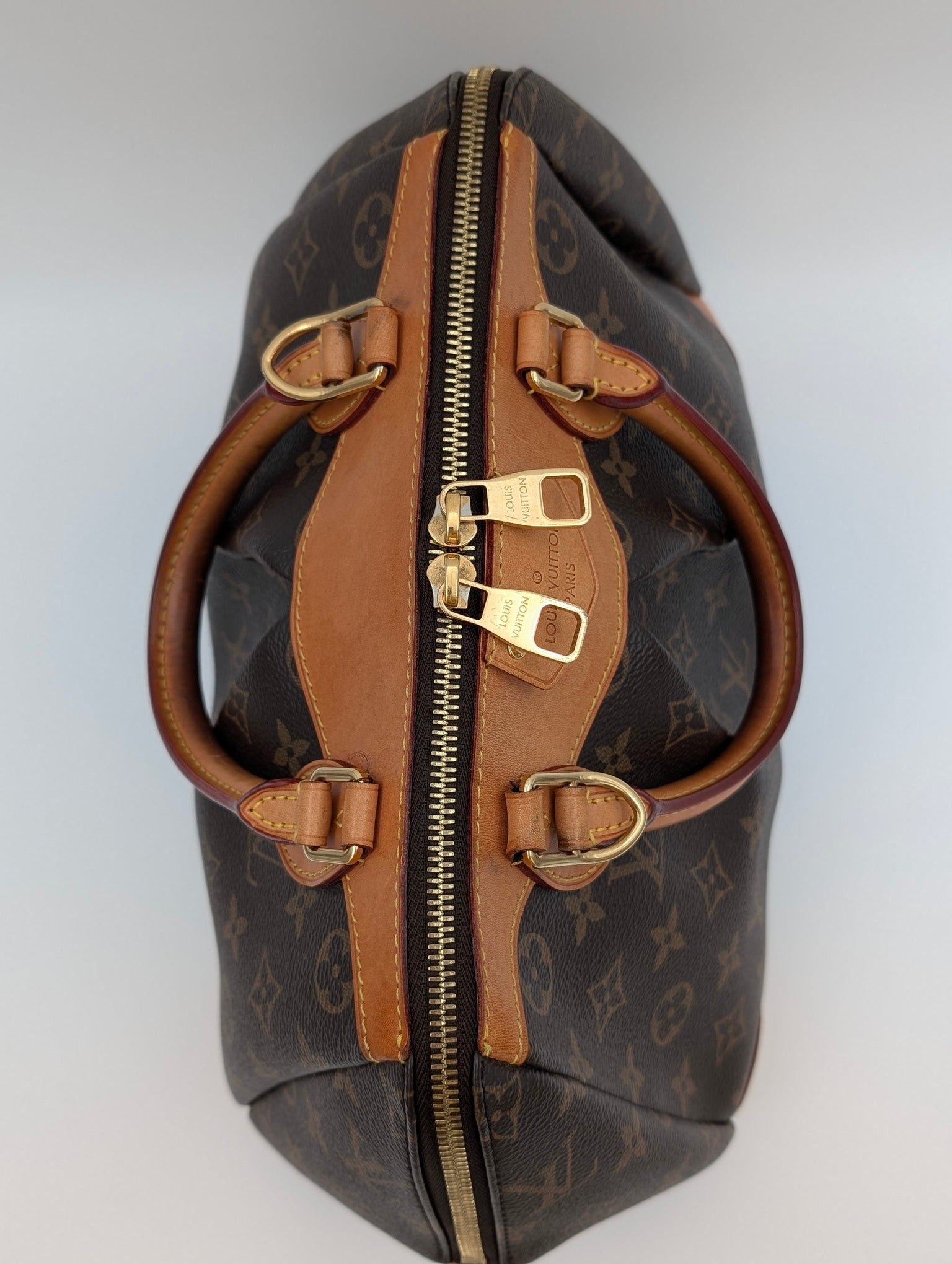 Louis Vuitton Bauletto Segur