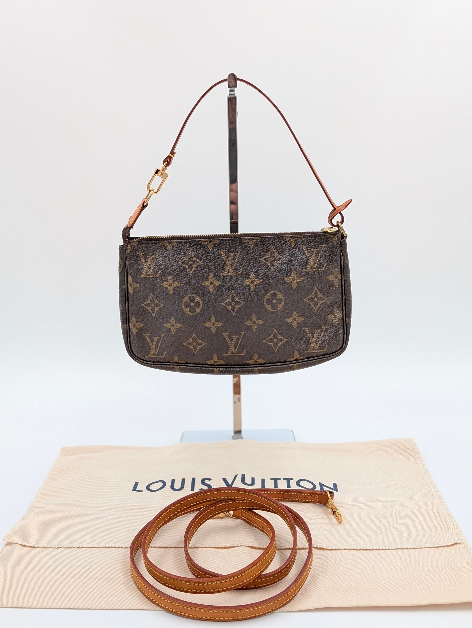 Pochette Accessories doppia tracolla – Luxury Stuff