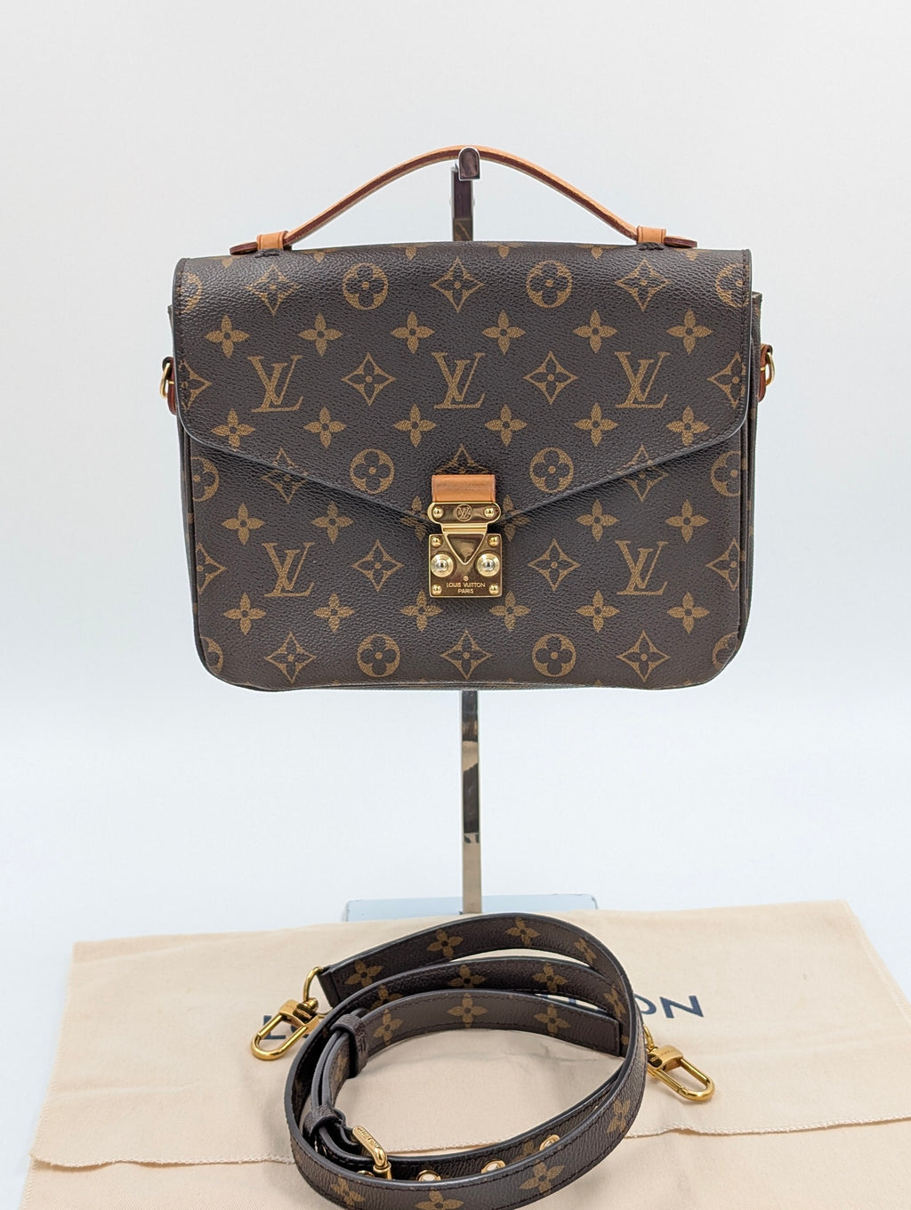 Louis Vuitton Pochette Metis Monogram