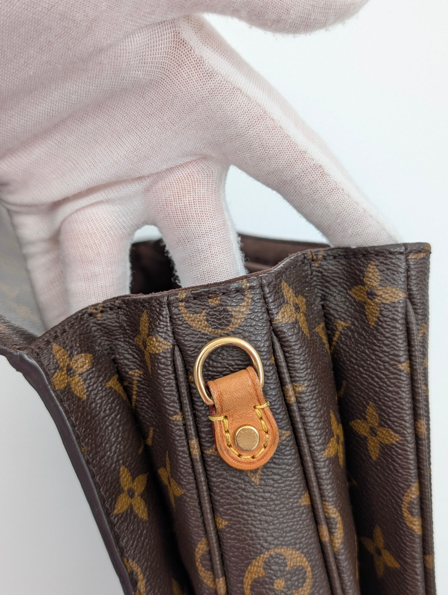 Louis Vuitton Pochette Metis Monogram