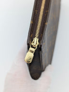 Louis Vuitton Trousse Toilette 26