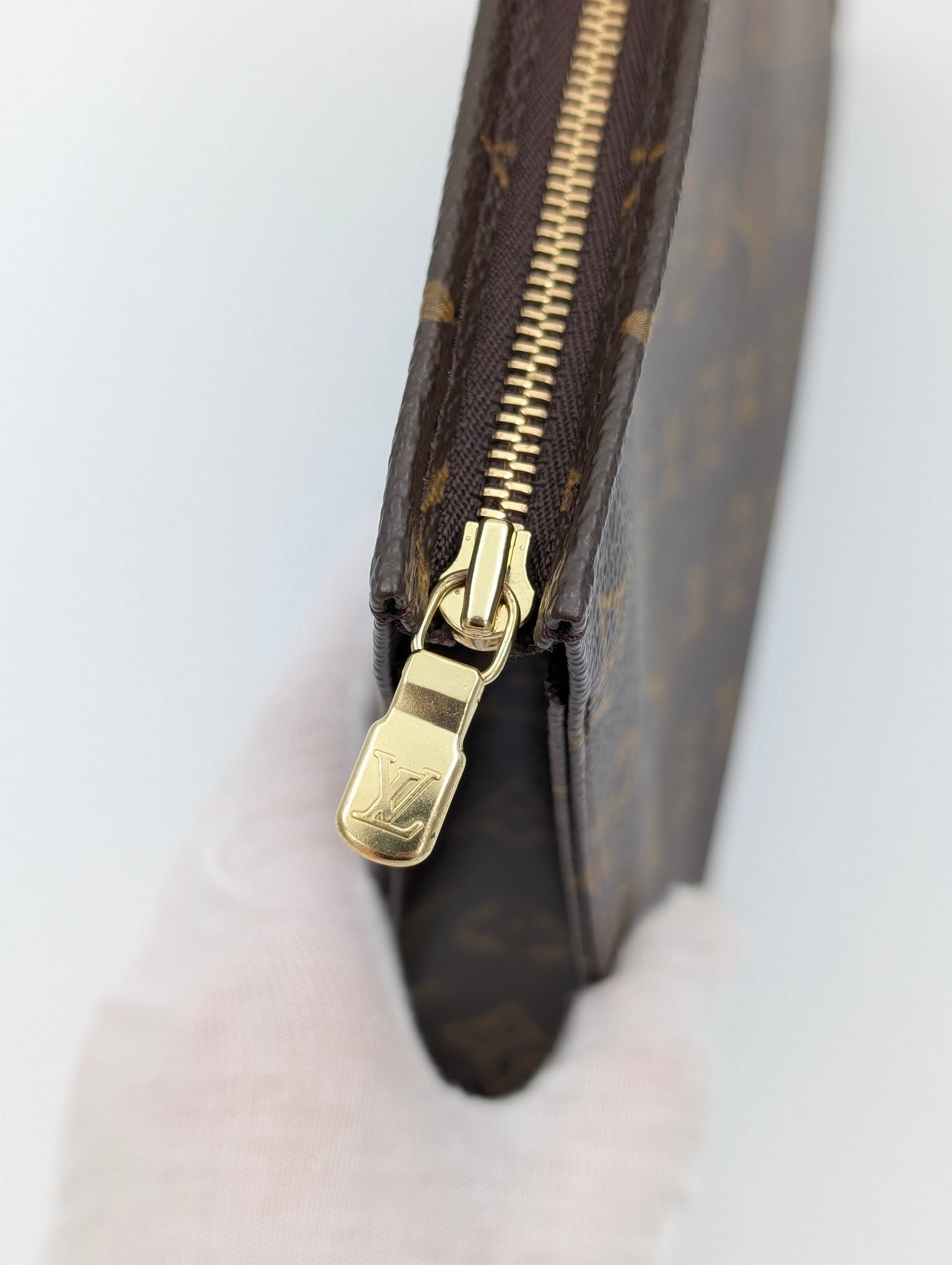 Louis Vuitton Trousse Toilette 26