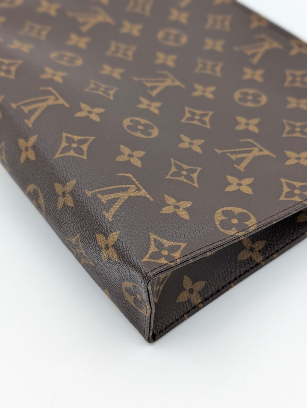 Louis Vuitton Trousse Toilette 26