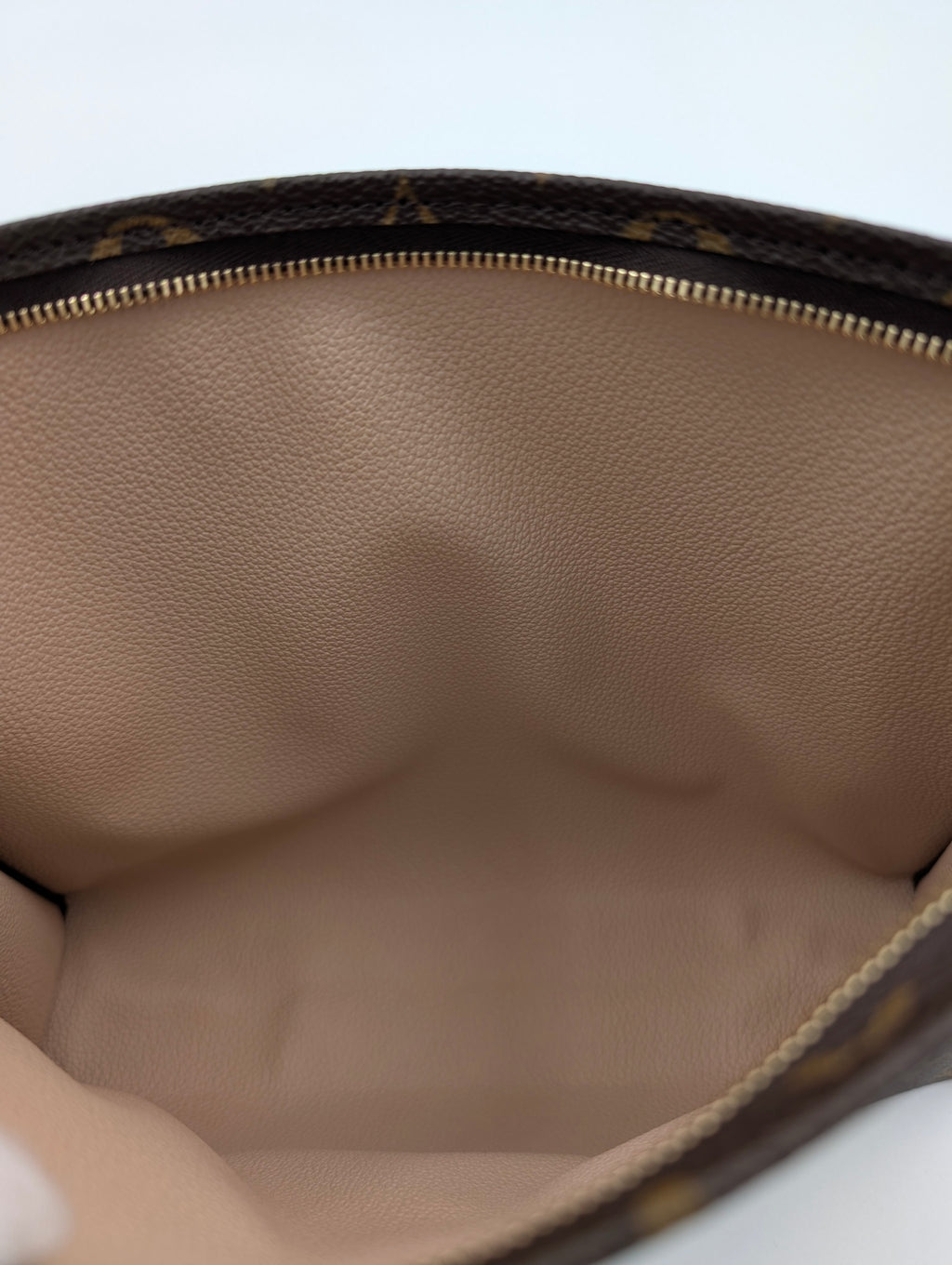 Louis Vuitton Trousse Toilette 26