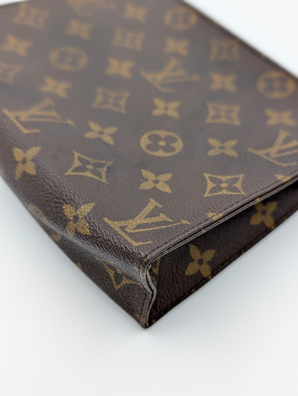 Louis Vuitton Trousse Toilette 19