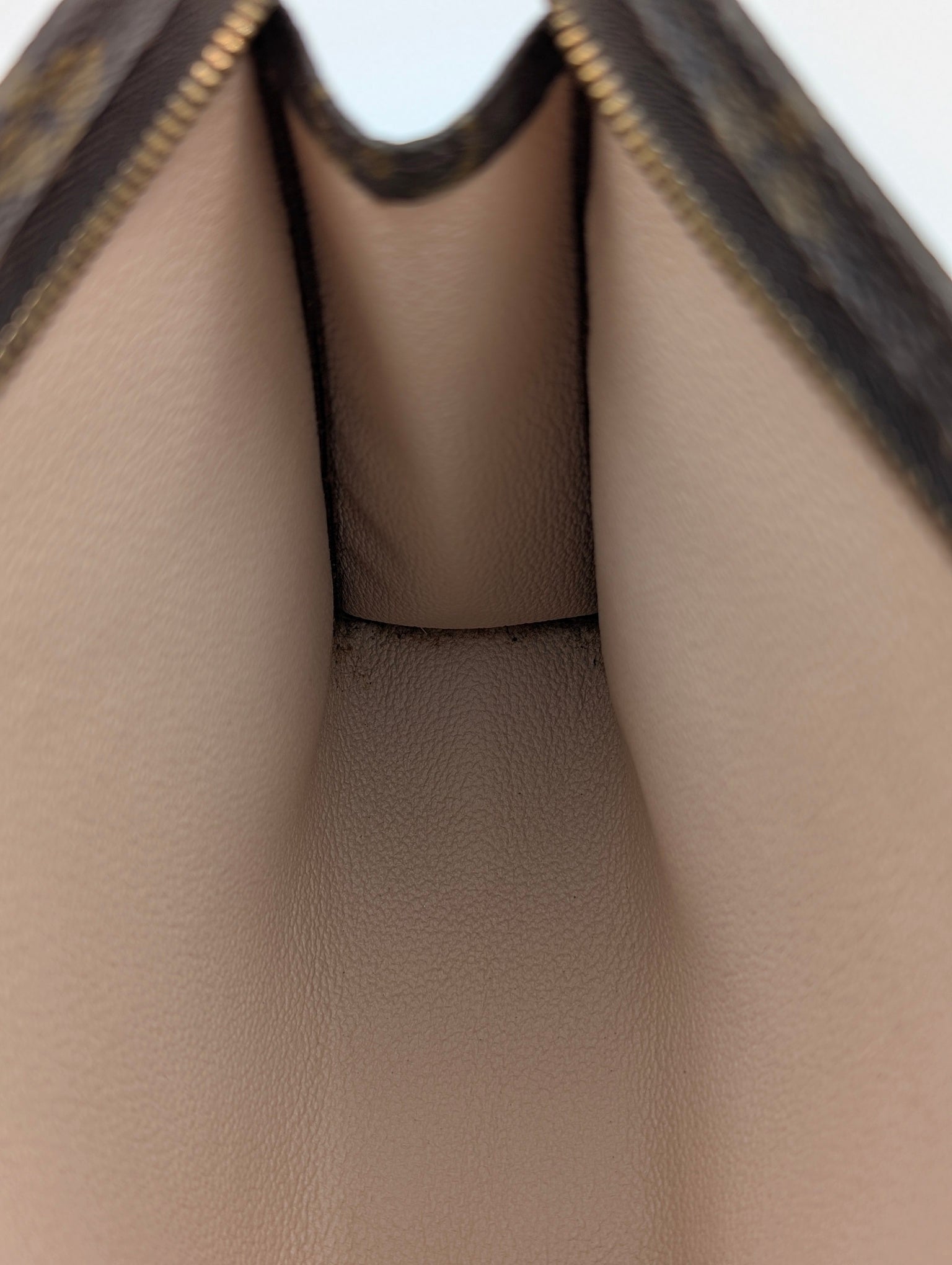 Louis Vuitton Trousse Toilette 19