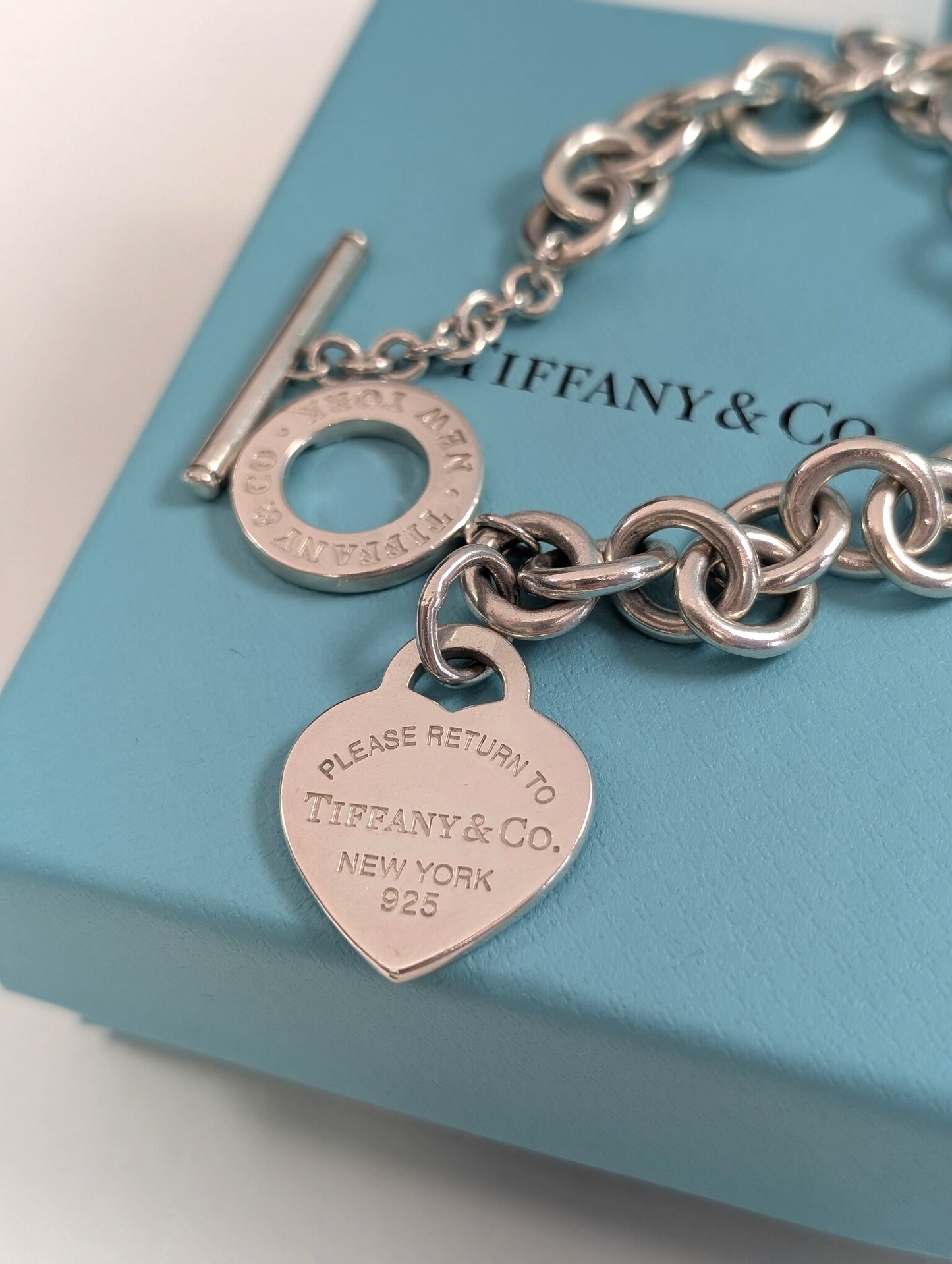 Return to Tiffany bracelet with toggle closure