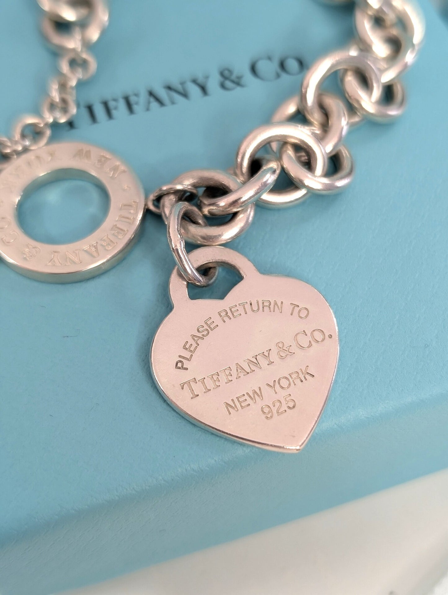Return to Tiffany bracelet with toggle closure