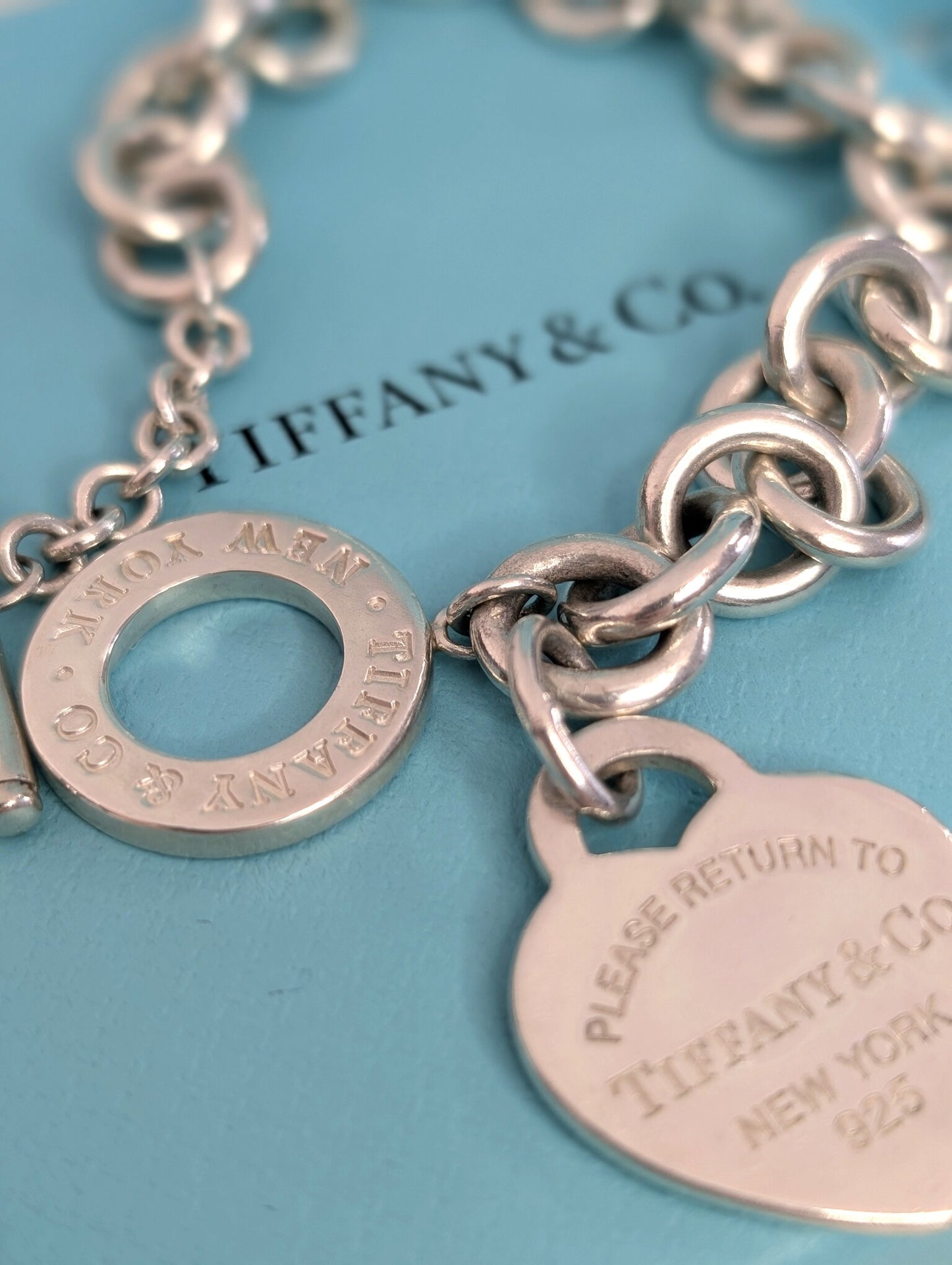 Return to Tiffany bracelet with toggle closure