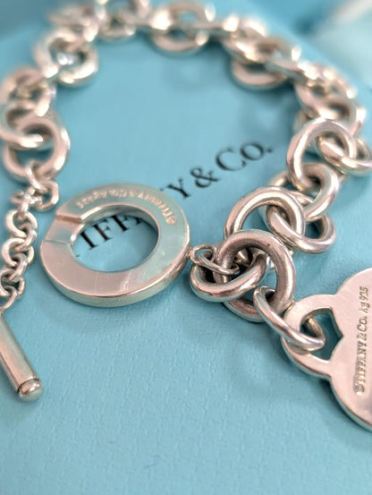 Return to Tiffany bracelet with toggle closure