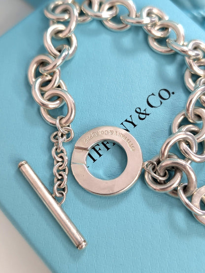 Return to Tiffany bracelet with toggle closure