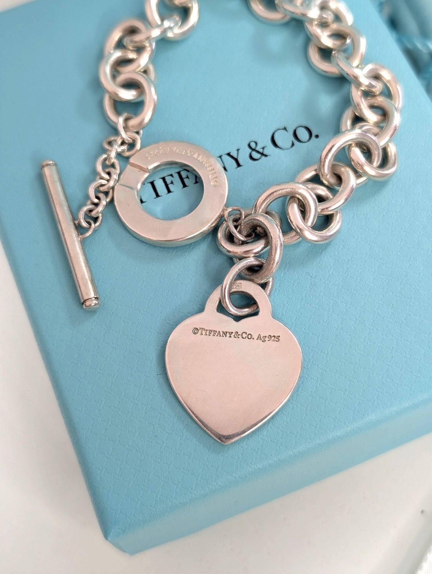 Return to Tiffany bracelet with toggle closure