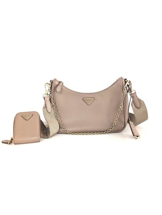 Prada Re-Edition 2005 in Saffiano Cammeo