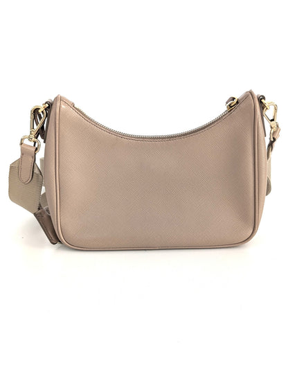 Prada Re-Edition 2005 in Saffiano Cammeo
