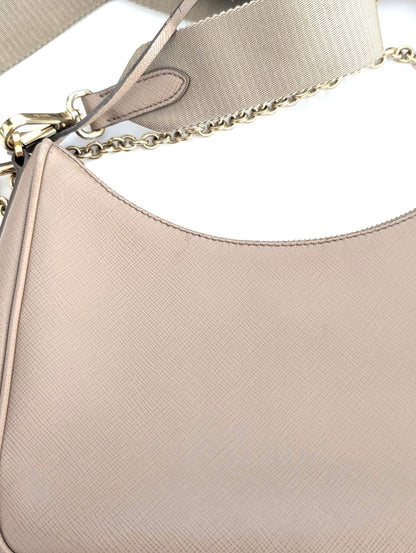 Prada Re-Edition 2005 in Saffiano Cammeo