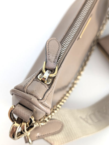 Prada Re-Edition 2005 in Saffiano Cammeo