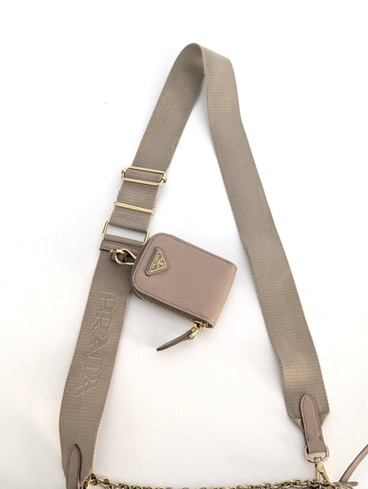 Prada Re-Edition 2005 in Saffiano Cammeo