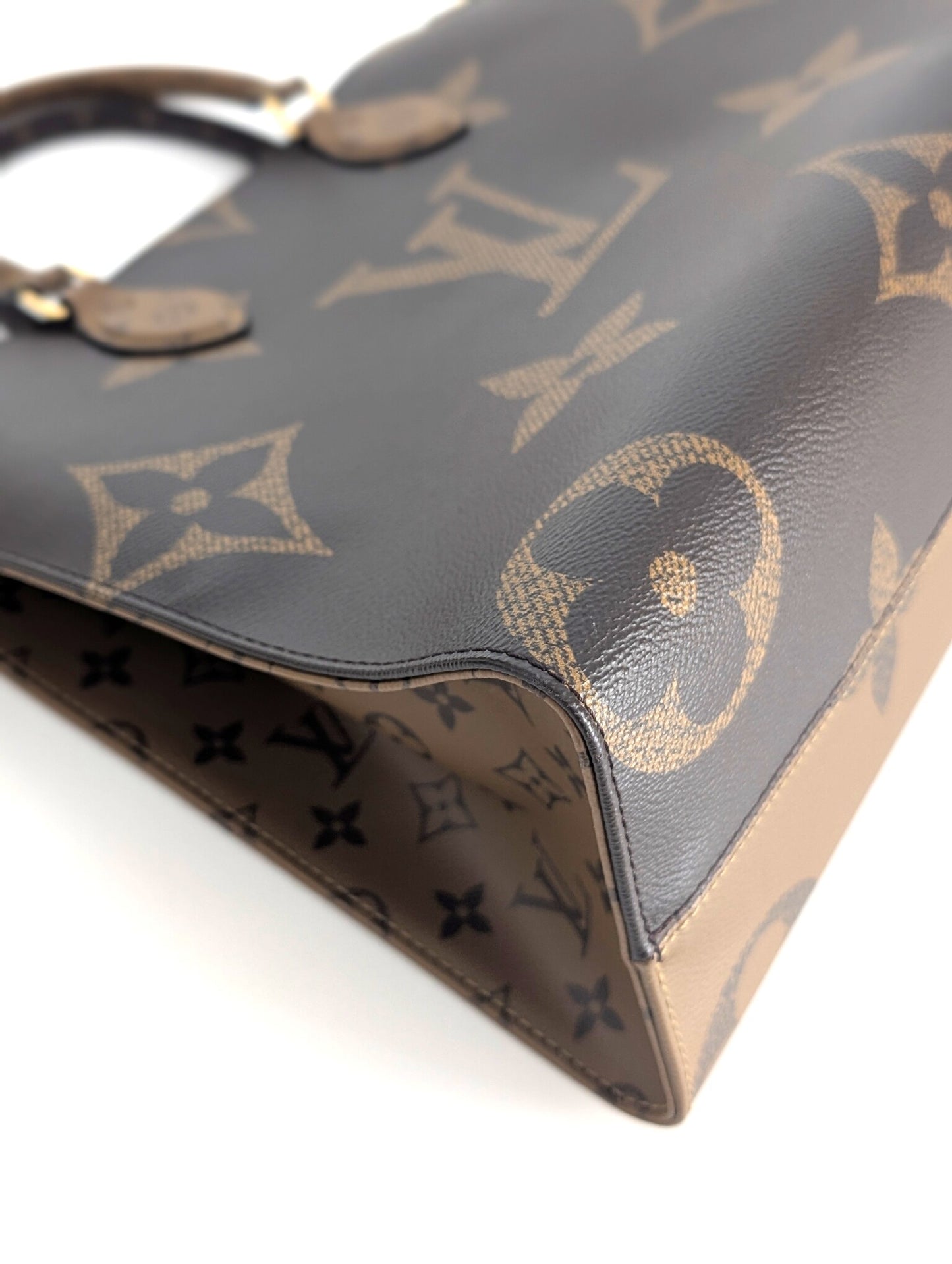 Louis Vuitton OnTheGo MM