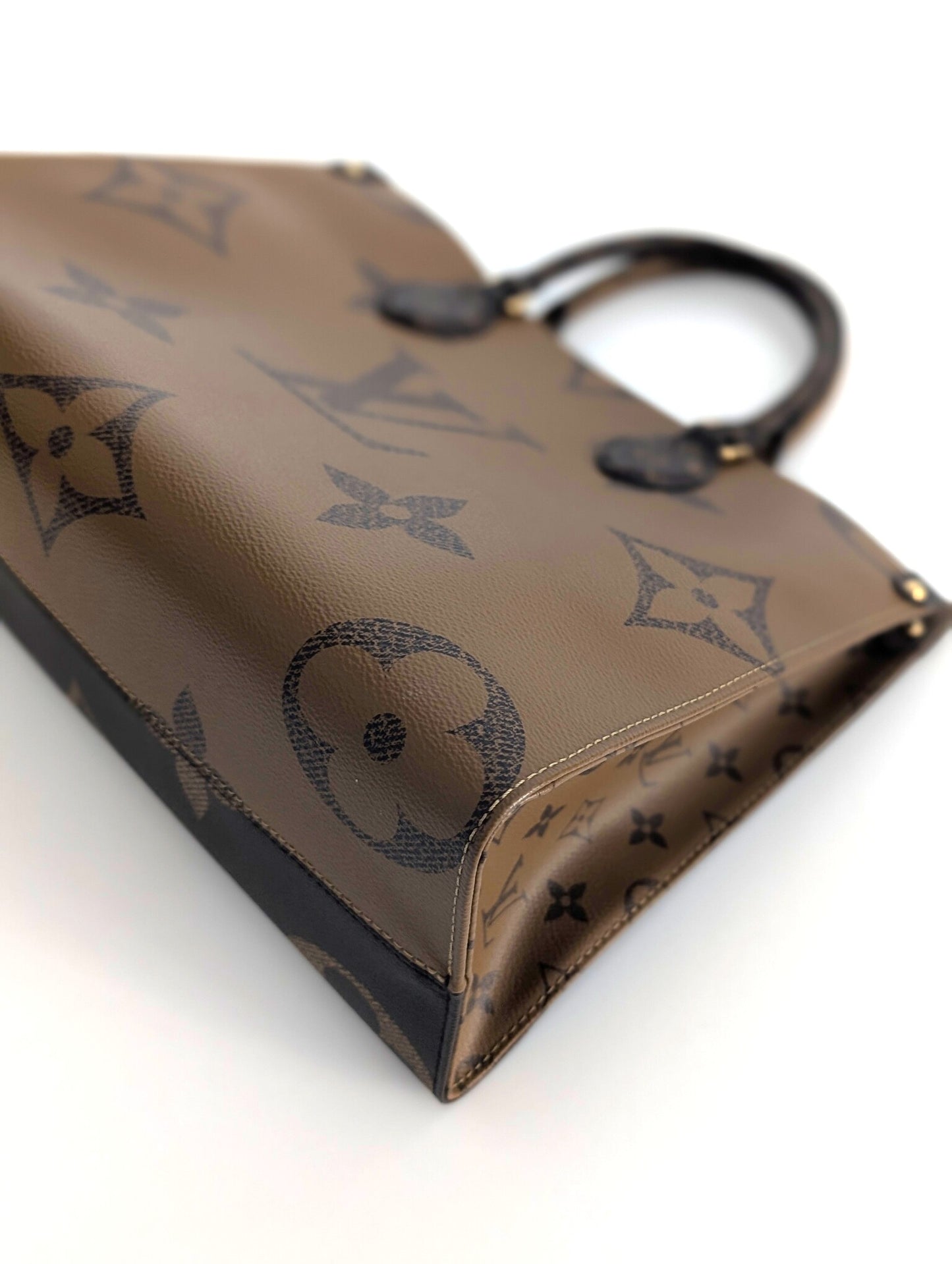 Louis Vuitton OnTheGo MM
