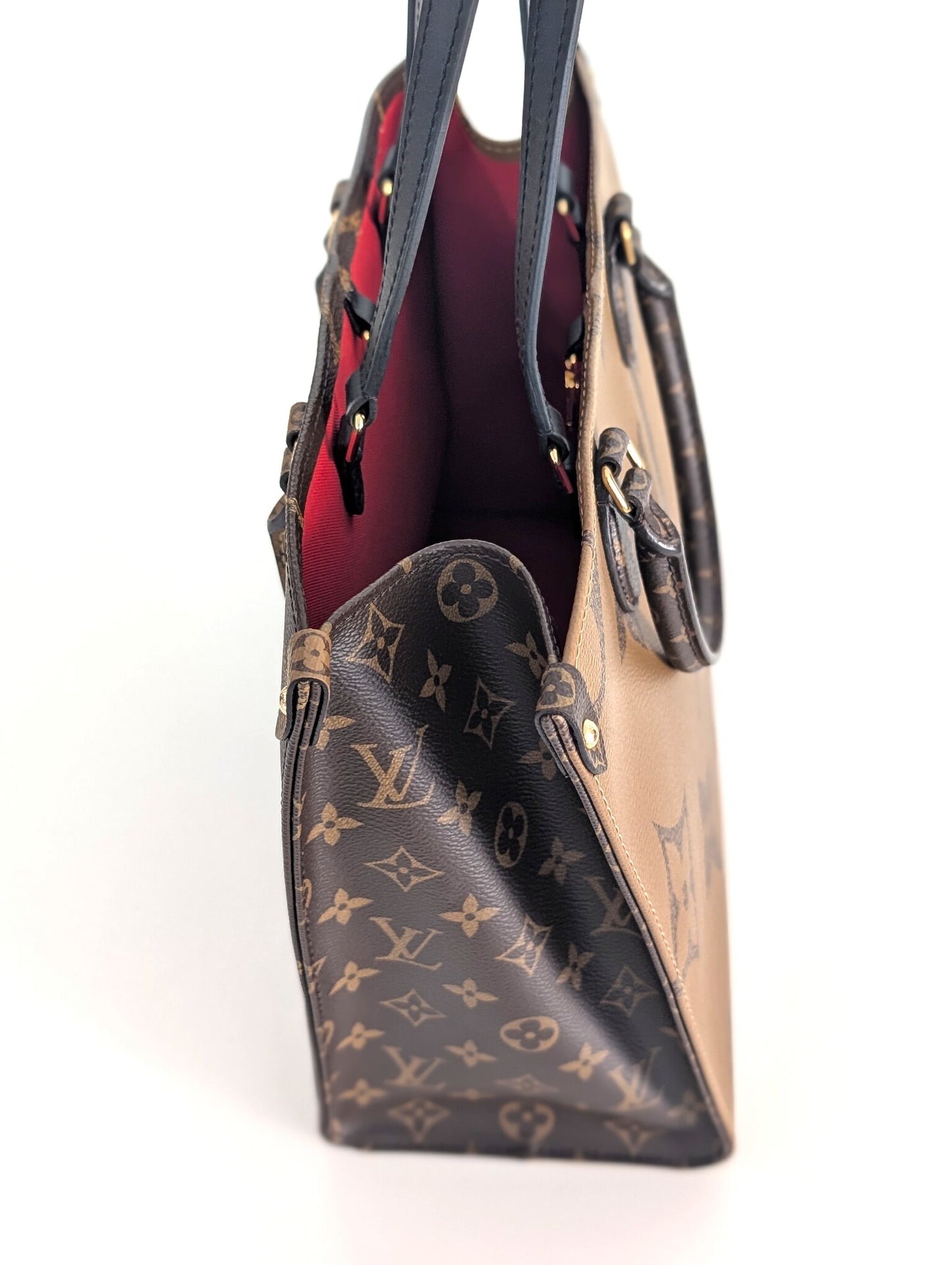 Louis Vuitton OnTheGo MM